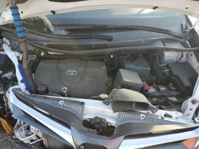 5TDDZ3DC8KS220399 - 2019 TOYOTA SIENNA XLE Weiß Foto 12