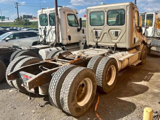 1FUJGECV27LY61184 - 2007 FREIGHTLINER CABOVER Қоңыр фото 4