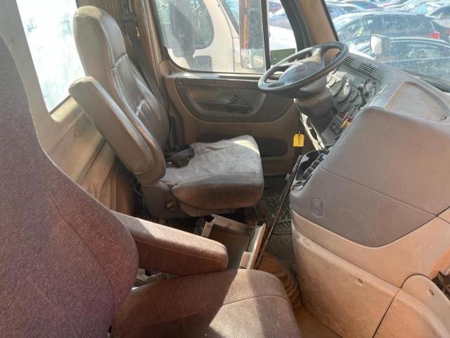 1FUJGECV27LY61184 - 2007 FREIGHTLINER CABOVER Қоңыр фото 5