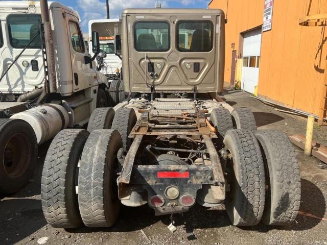 1FUJGECV27LY61184 - 2007 FREIGHTLINER CABOVER Қоңыр фото 7