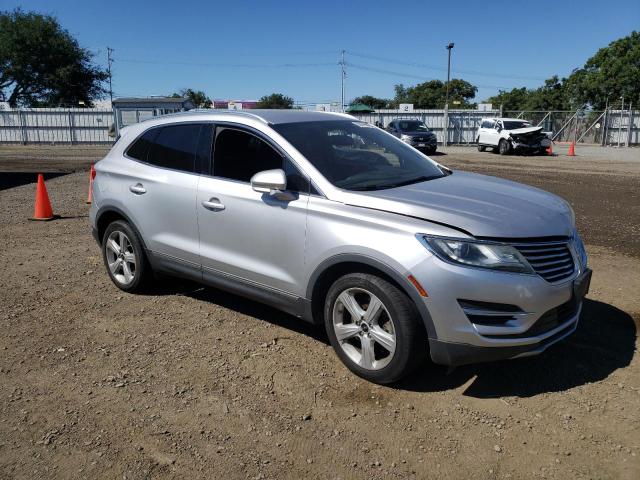 5LMCJ1A99FUJ14585 - 2015 LINCOLN MKC SILVER photo 4