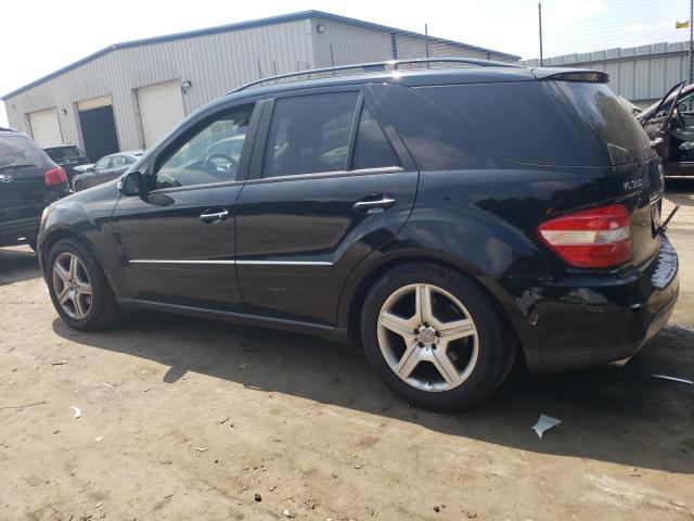 4JGBB75E86A061689 - 2006 MERCEDES-BENZ ML 500 BLACK photo 2