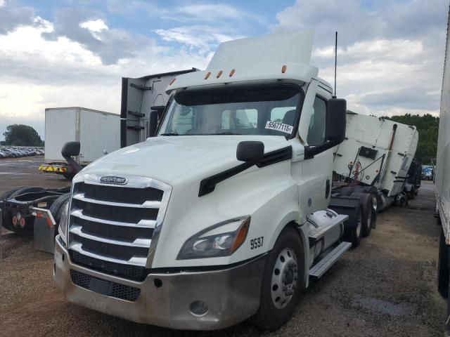 1FUJHLDV1MLMN7059 - 2021 FREIGHTLINER CASCADIA 1 Weiß Foto 2