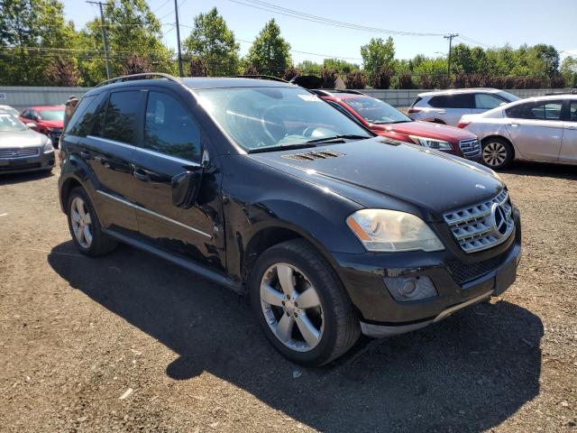 4JGBB8GB8BA626591 - 2011 MERCEDES-BENZ ML 350 4MATIC BLACK photo 4