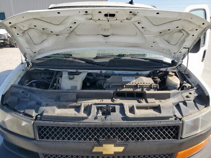 1GCWGAFP9J1278455 - 2018 CHEVROLET EXPRESS G2 白色 照片 12