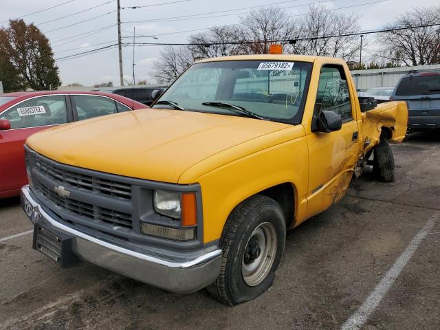 1GCEC14WXVZ229211 - 1997 CHEVROLET GMT-400 C1500 YELLOW photo 2