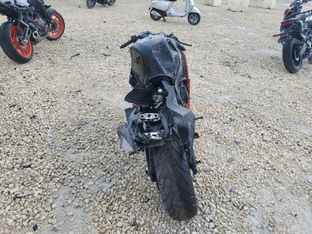 JS1GN7FA7B2100302 - 2011 SUZUKI GSX-R600 RED photo 4