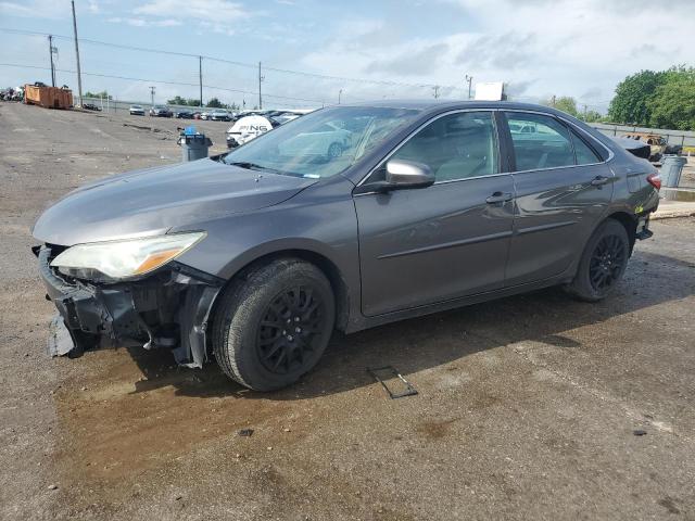 4T4BF1FK1GR520024 - 2016 TOYOTA CAMRY LE 灰色 照片 2