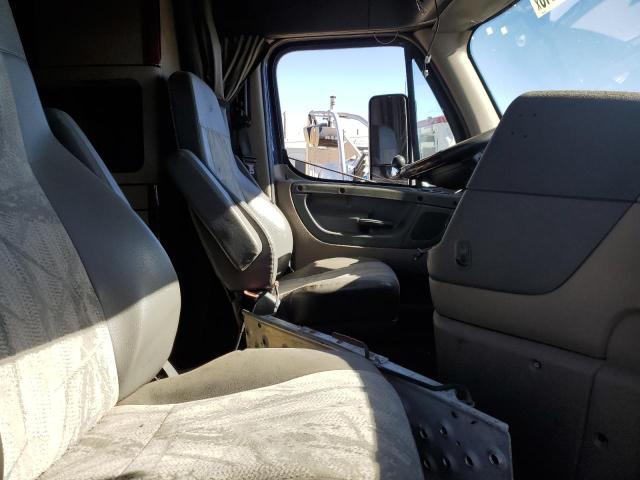 1FUJGLDR7GLGX3575 - 2016 FREIGHTLINER CASCADIA 1 BLUE photo 5