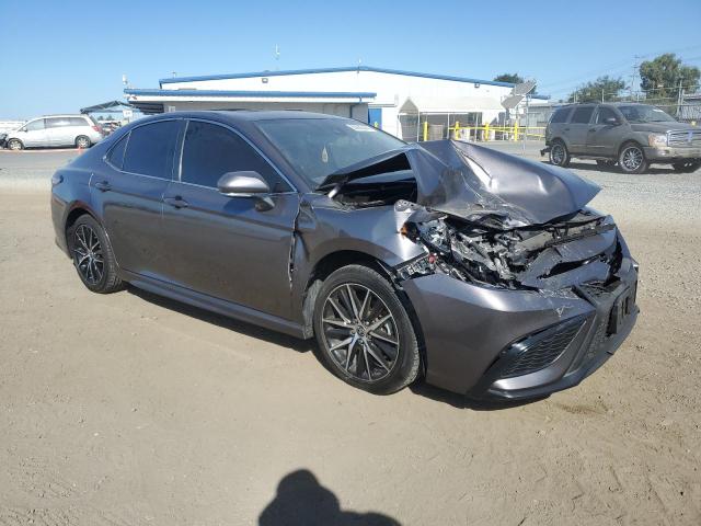 4T1T11AK0NU045919 - 2022 TOYOTA CAMRY SE CHARCOAL photo 4