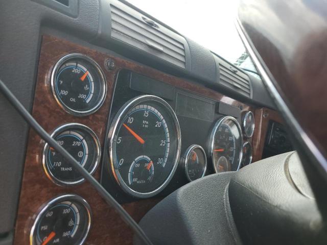 1FUJGLD50GLHB7215 - 2016 FREIGHTLINER CASCADIA 1 GOLD photo 8