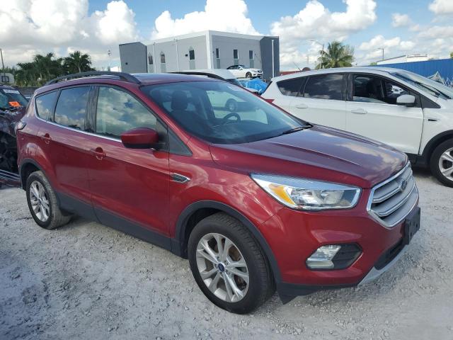 1FMCU0GD6JUD16521 - 2018 FORD ESCAPE SE أحمر صورة 4