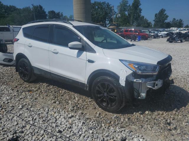 1FMCU9HD1JUD27381 - 2018 FORD ESCAPE SEL Белый фото 4