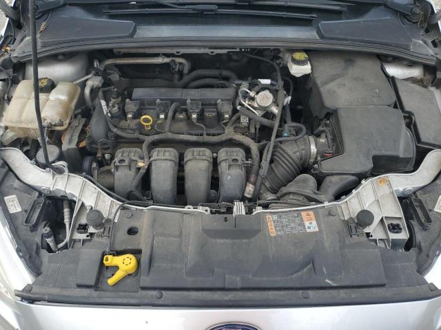 1FADP3F2XJL262248 - 2018 FORD FOCUS SE Silber Foto 12