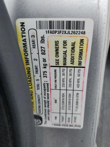 1FADP3F2XJL262248 - 2018 FORD FOCUS SE Silber Foto 13