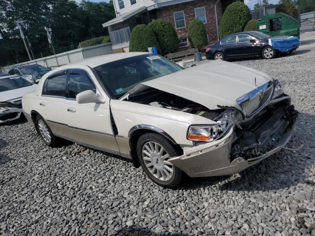 1LNHM81W55Y631615 - 2005 LINCOLN TOWN CAR SIGNATURE თეთრი ფოტო 4