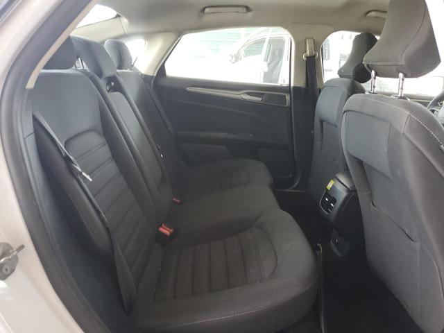 3FA6P0HD1KR258484 - 2019 FORD FUSION SE თეთრი ფოტო 10