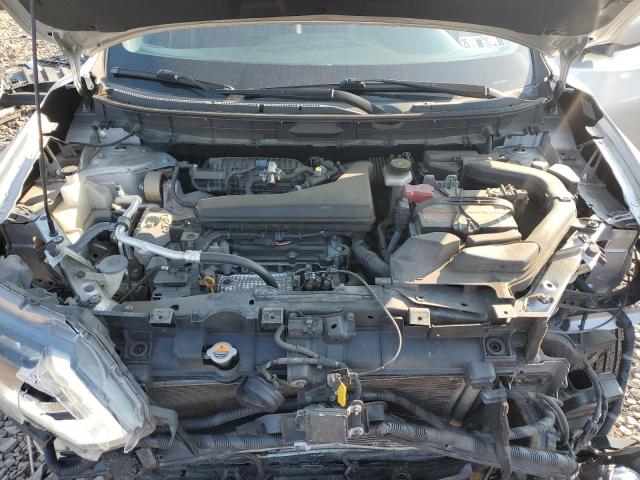 KNMAT2MT4JP560642 - 2018 NISSAN ROGUE S SILVER photo 12