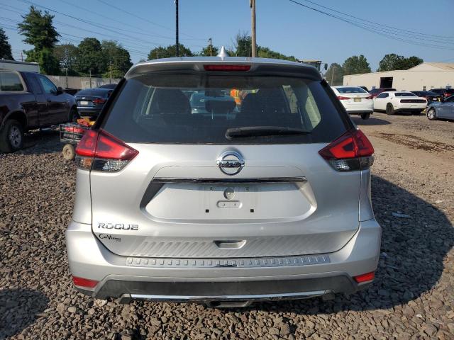KNMAT2MT4JP560642 - 2018 NISSAN ROGUE S SILVER photo 6
