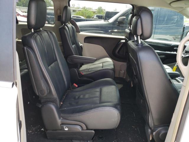 2C4RC1BG3GR268300 - 2016 CHRYSLER TOWN & COU TOURING WHITE photo 11