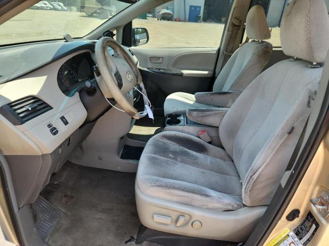 5TDKK3DC8CS212221 - 2012 TOYOTA SIENNA LE 棕色 照片 7