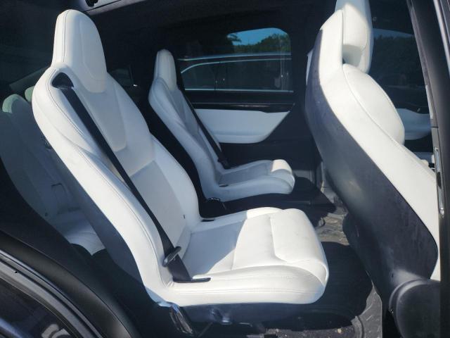 5YJXCBE21HF070096 - 2017 TESLA MODEL X შავი ფოტო 11