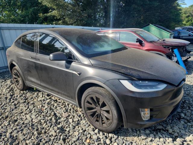 5YJXCBE21HF070096 - 2017 TESLA MODEL X შავი ფოტო 4
