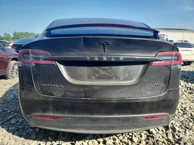 5YJXCBE21HF070096 - 2017 TESLA MODEL X შავი ფოტო 6