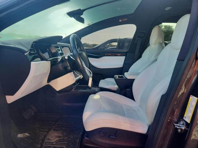 5YJXCBE21HF070096 - 2017 TESLA MODEL X შავი ფოტო 7