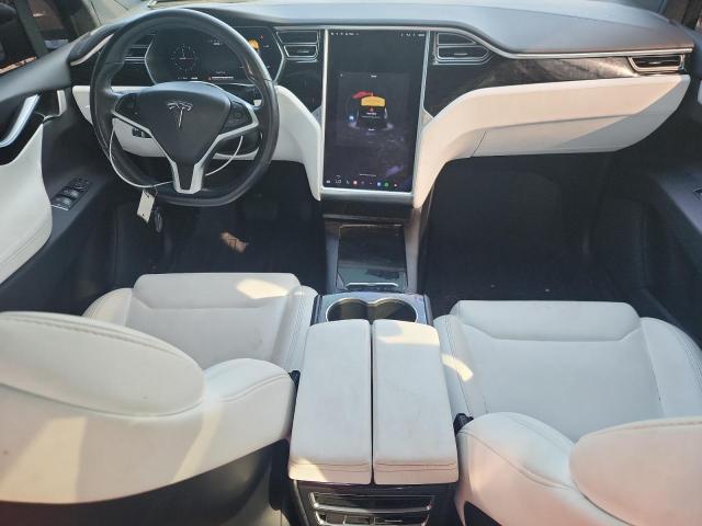 5YJXCBE21HF070096 - 2017 TESLA MODEL X შავი ფოტო 8