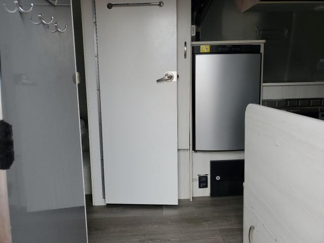 1STVRTF1XHJ540010 - 2017 AIRS TRAVEL TRA ვერცხლისფერი ფოტო 5