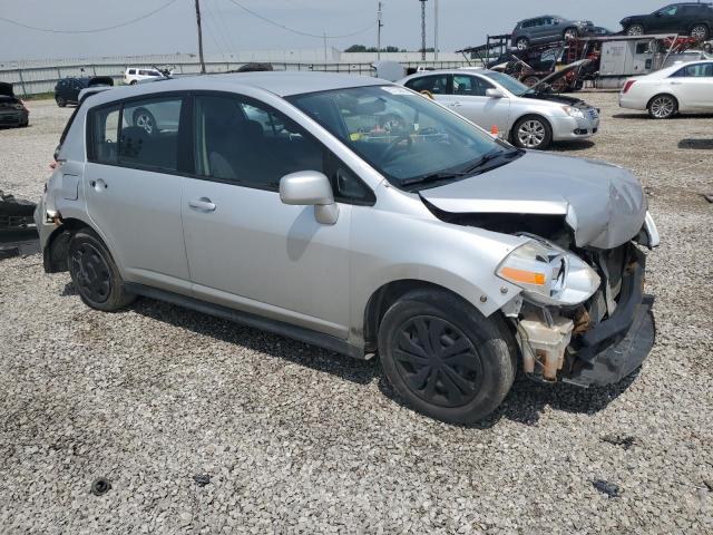 3N1BC13E69L460960 - 2009 NISSAN VERSA S SILVER photo 4