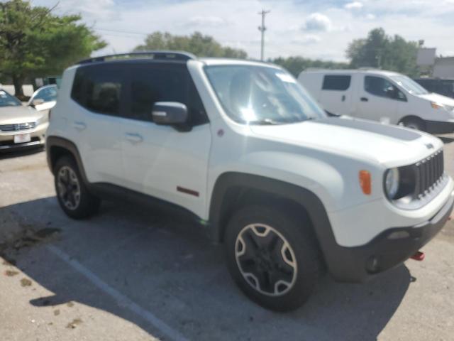 ZACCJBCT7FPB28394 - 2015 JEEP RENEGADE TRAILHAWK WHITE photo 4