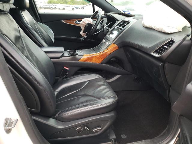 2LMTJ6LR7GBL52718 - 2016 LINCOLN MKX RESERVE თეთრი ფოტო 5