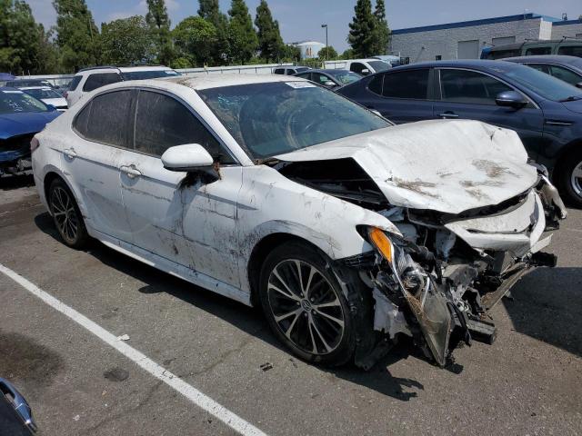 4T1B11HK0JU602145 - 2018 TOYOTA CAMRY L WHITE photo 4