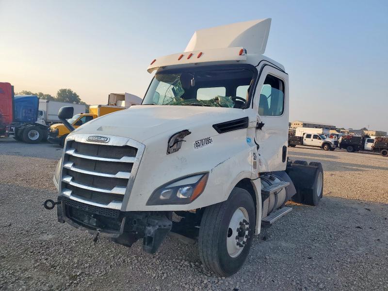 3AKBHKDV5KSKE0299 - 2019 FREIGHTLINER CASCADIA 1 Beyaz fotoğraf 2