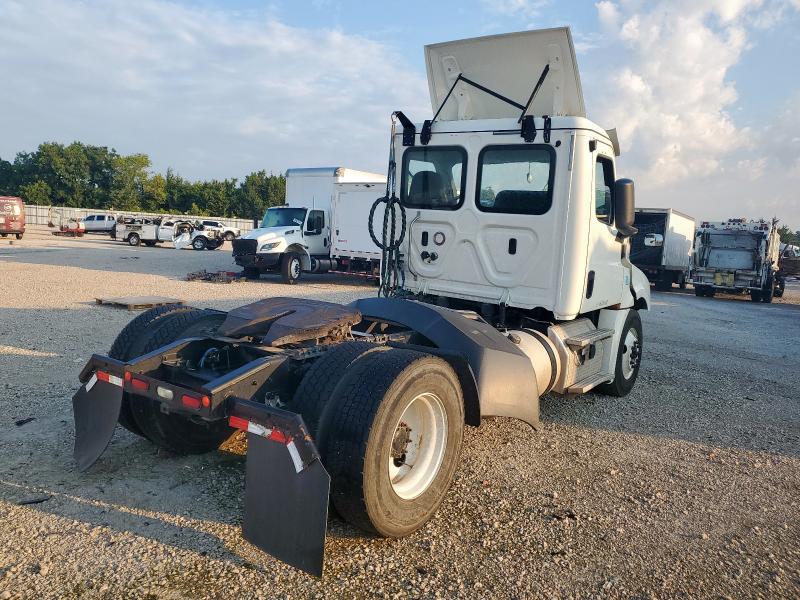 3AKBHKDV5KSKE0299 - 2019 FREIGHTLINER CASCADIA 1 Beyaz fotoğraf 4