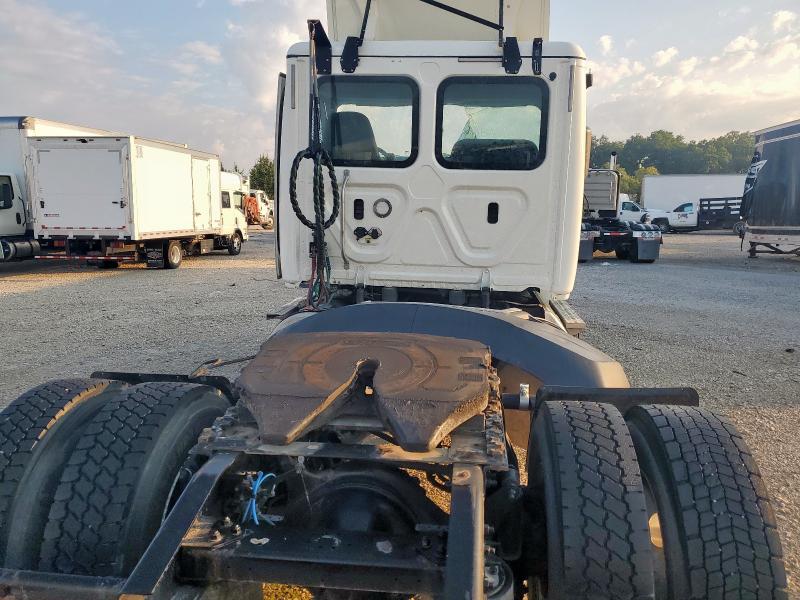 3AKBHKDV5KSKE0299 - 2019 FREIGHTLINER CASCADIA 1 Beyaz fotoğraf 6