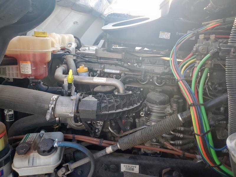 3AKBHKDV5KSKE0299 - 2019 FREIGHTLINER CASCADIA 1 Beyaz fotoğraf 7