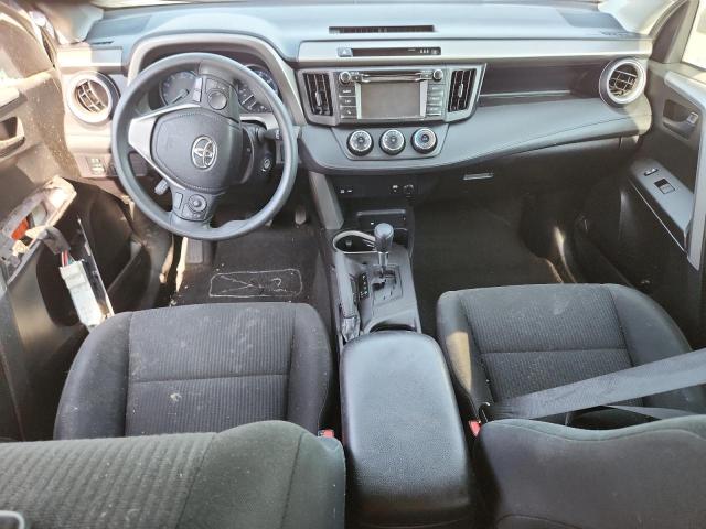 2T3ZFREV1HW327688 - 2017 TOYOTA RAV4 LE 白色 照片 8