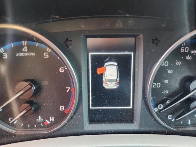 2T3ZFREV1HW327688 - 2017 TOYOTA RAV4 LE 白色 照片 9