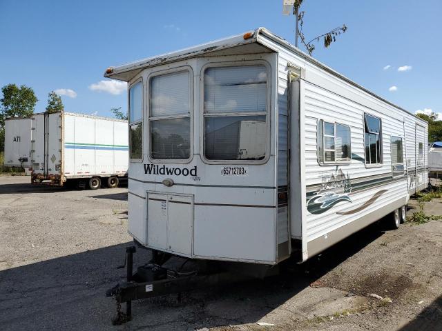 4X4TWDP2X5J044786 - 2005 FLEETWOOD FLEETWOOD WHITE photo 2