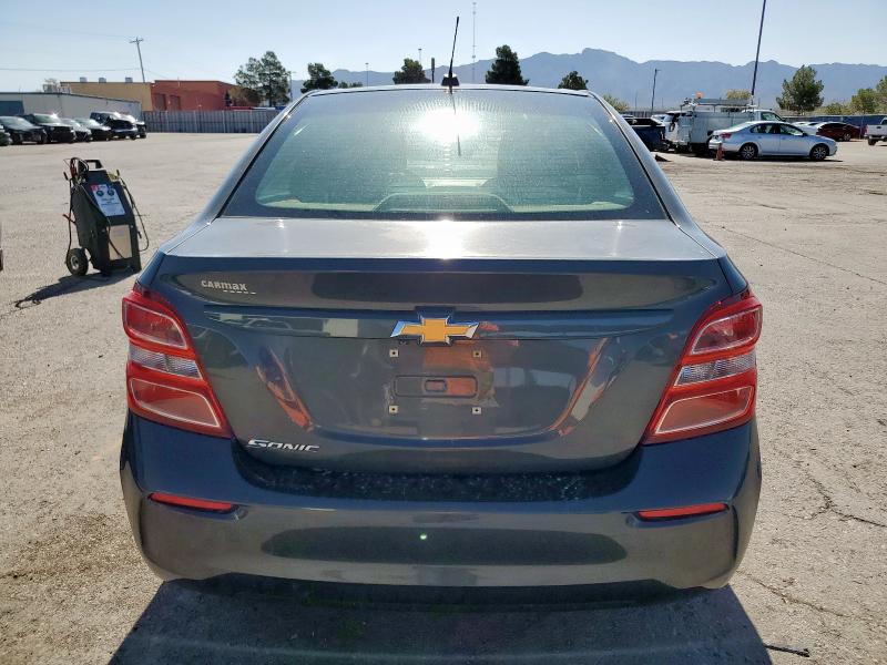 1G1JB5SH0J4135612 - 2018 CHEVROLET SONIC LS GRAY photo 6