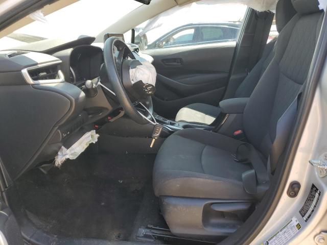 5YFEPMAE0NP290708 - 2022 TOYOTA COROLLA LE SILVER photo 7