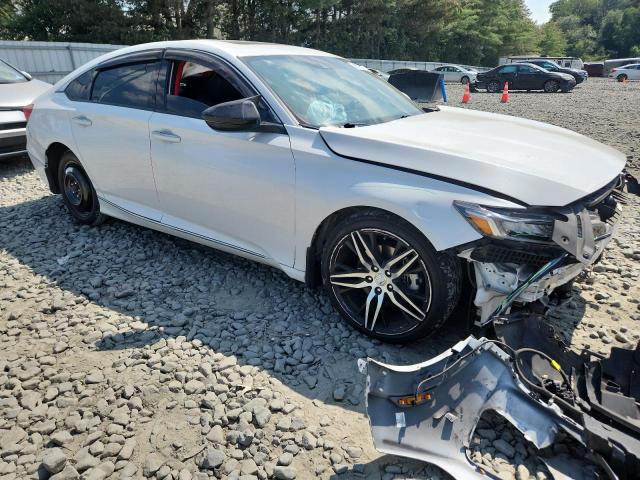 1HGCV2F98MA007134 - 2021 HONDA ACCORD TOURING WHITE photo 4