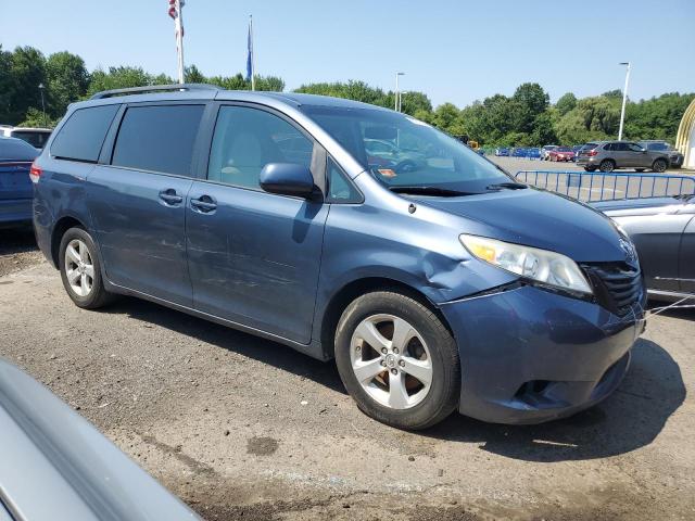 5TDKK3DC2ES484086 - 2014 TOYOTA SIENNA LE BLUE photo 4