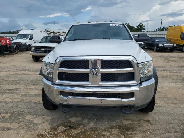 3C7WRMFL9HG727978 - 2017 RAM 5500 أبيض صورة 5