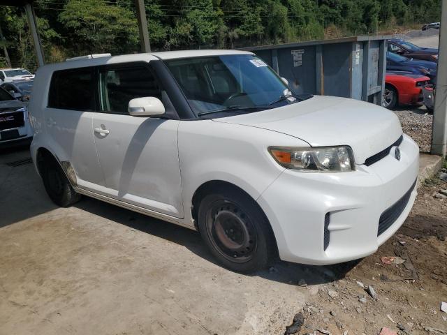 JTLZE4FE8B1138793 - 2011 TOYOTA SCION XB WHITE photo 4