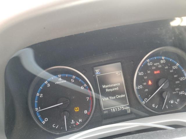 2T3BFREVXJW829865 - 2018 TOYOTA RAV4 LE Каштановый фото 9