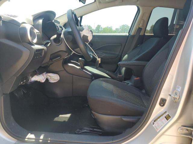 3N1CN8DV9LL867121 - 2020 NISSAN VERSA S 银色 照片 7